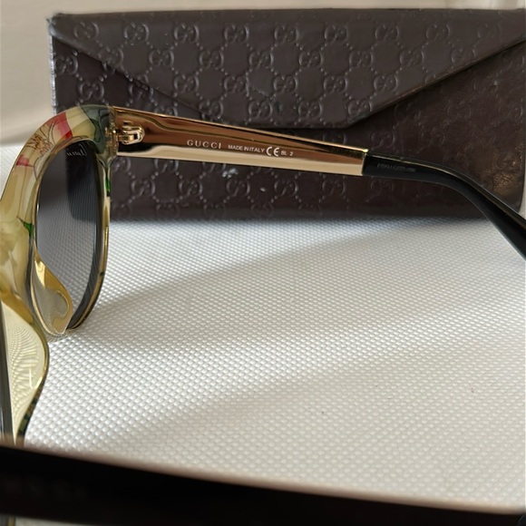 💥❗️GUCCI| GG 3739/S 2ENVK Black Floral Cat Eye Sunglasses❗️💥 - Picture 11 of 14